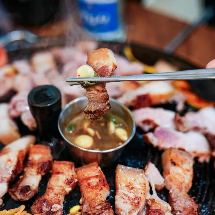 제주 흑돼지 오겹살구이