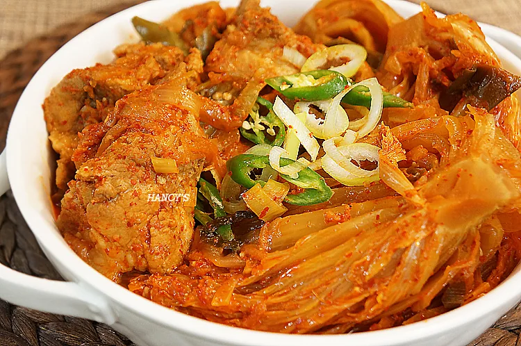 묵은지 돼지고기찜