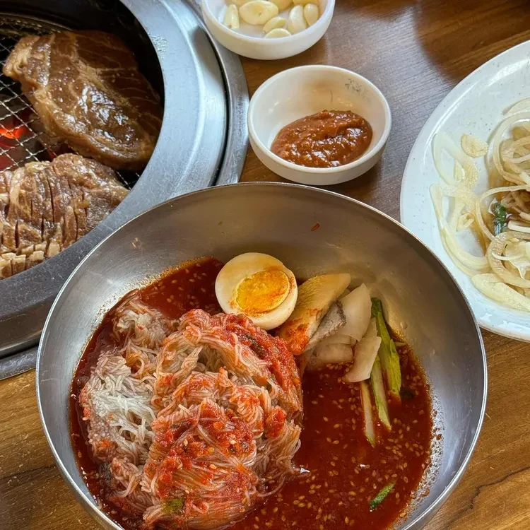 돼지갈비·비빔냉면
