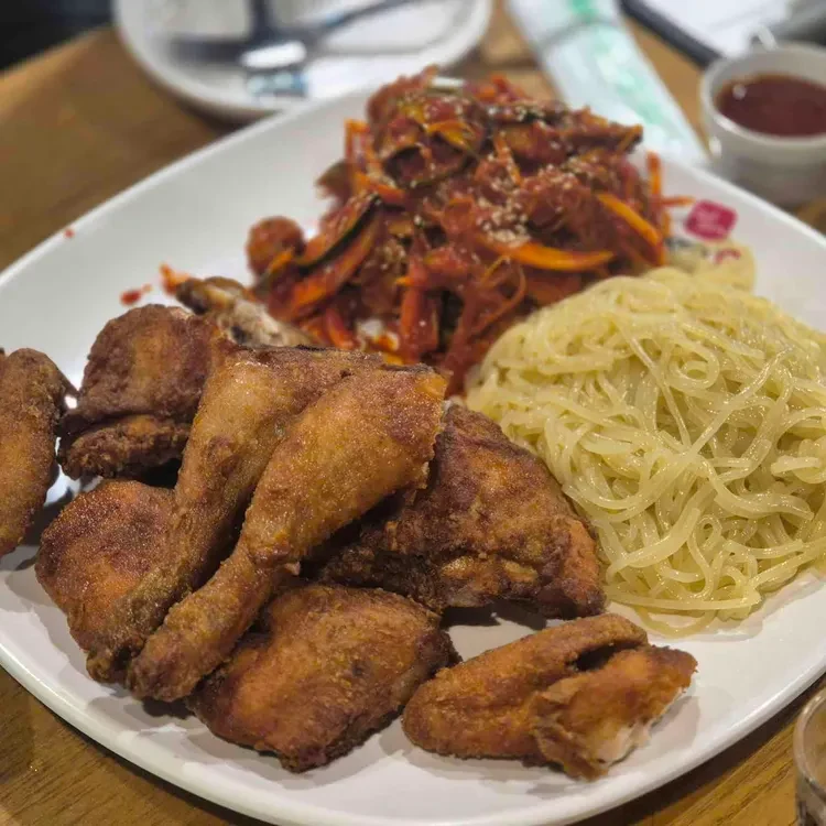 치킨·골뱅이소면