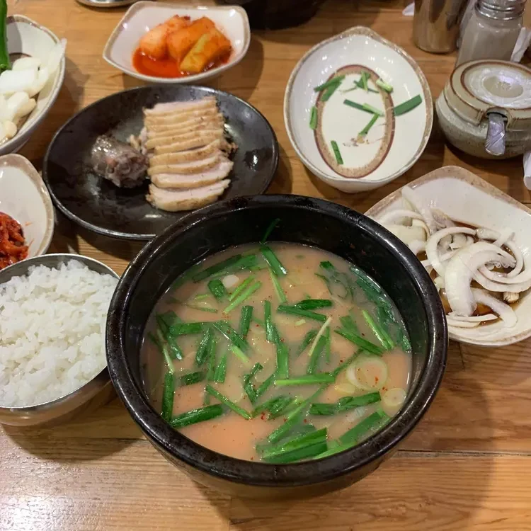 돼지국밥·수육 정식